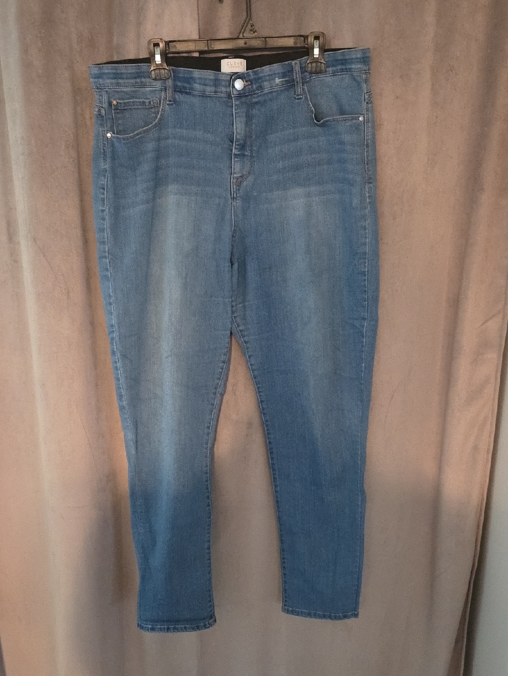 Curve Appeal Size 18 Classic Women’s Skinny Jeans in Medium Blue
